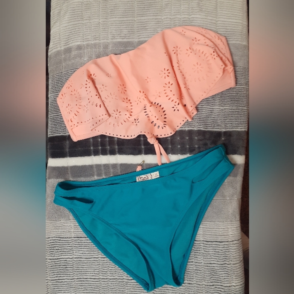 Bikini with 2 tops
